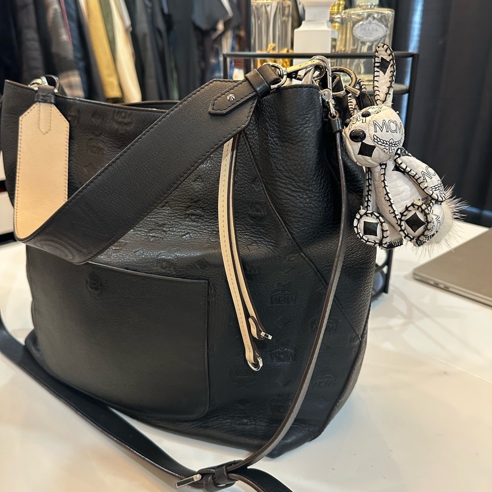 MCM Leather Shoulder Bag & key chain bunny - Picture 1 of 16
